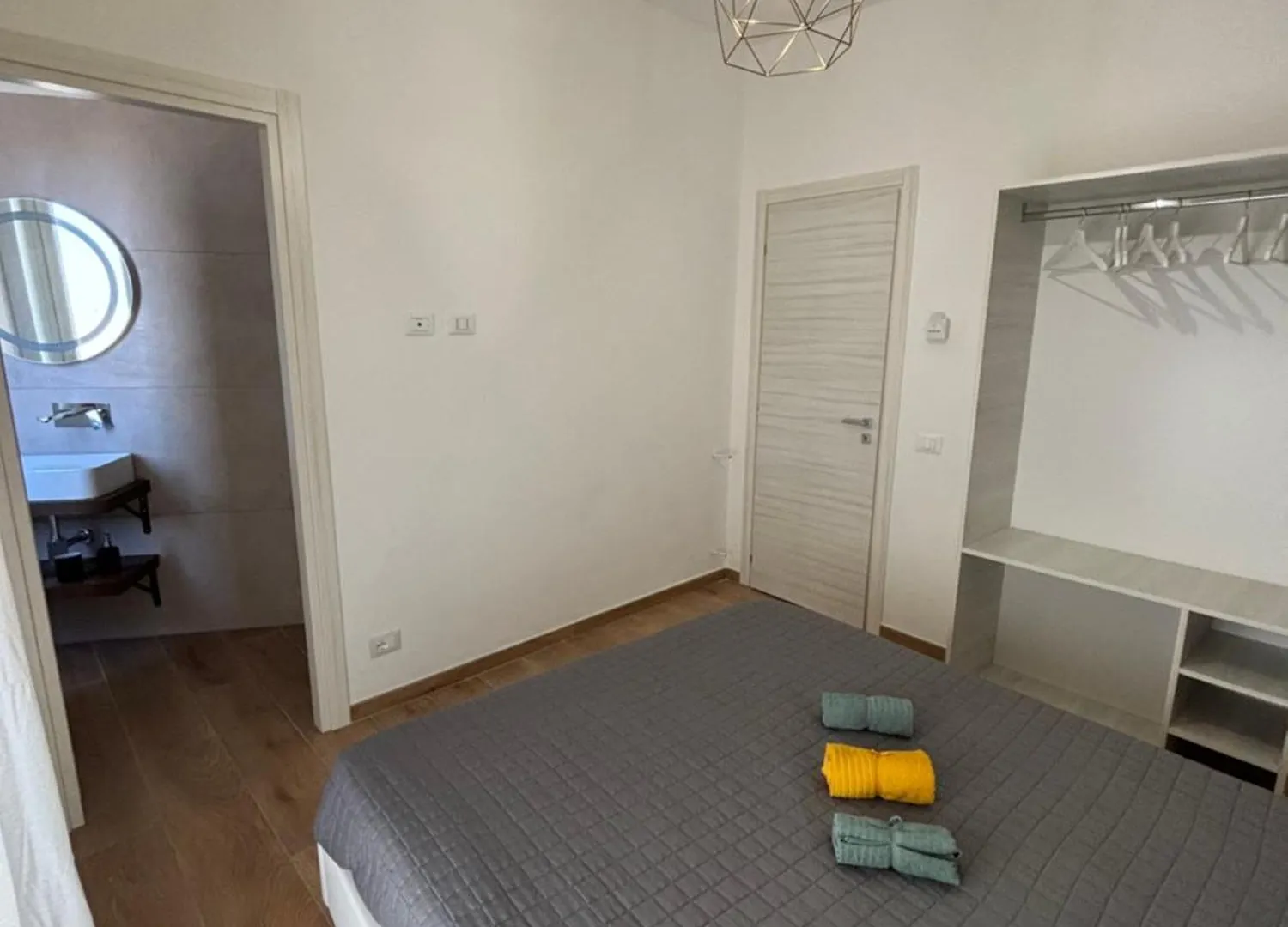 Perni Rooms Palermo Holiday home